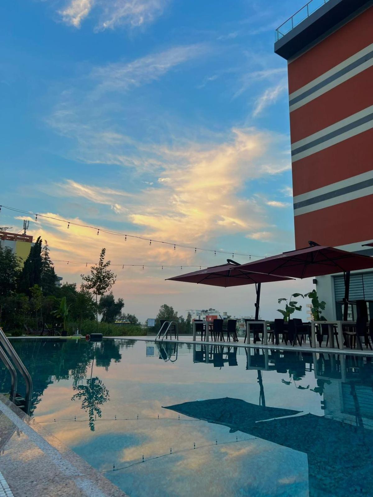 Olivia'S Hill Resort Kryemëdhenji Exterior foto