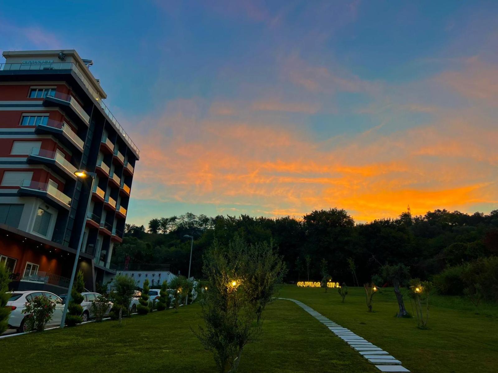 Olivia'S Hill Resort Kryemëdhenji Exterior foto